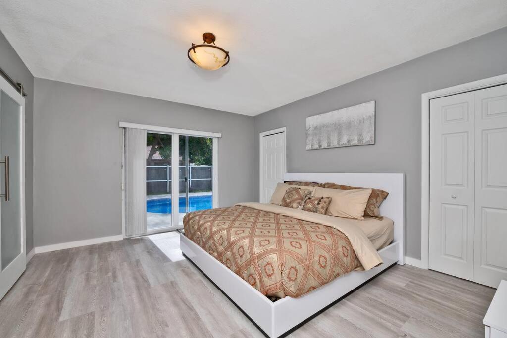 Spacious 4 Bedrooms, 2 Bathroom House With Pool 米拉玛 外观 照片