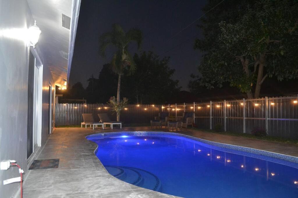 Spacious 4 Bedrooms, 2 Bathroom House With Pool 米拉玛 外观 照片