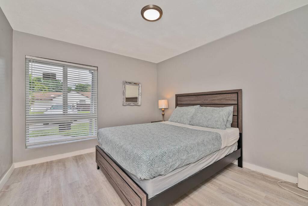 Spacious 4 Bedrooms, 2 Bathroom House With Pool 米拉玛 外观 照片