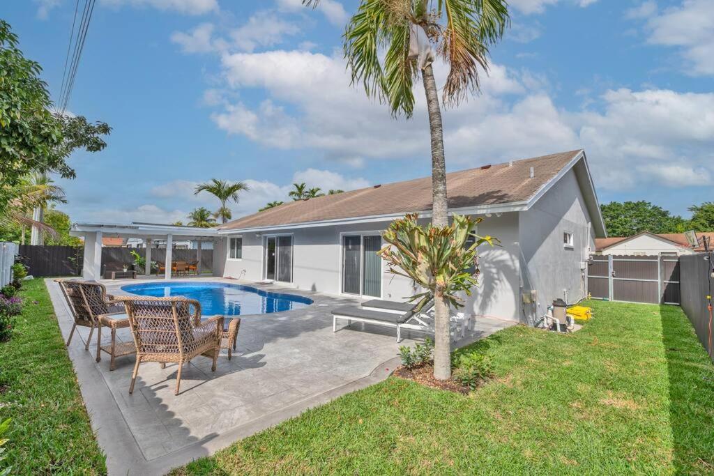 Spacious 4 Bedrooms, 2 Bathroom House With Pool 米拉玛 外观 照片