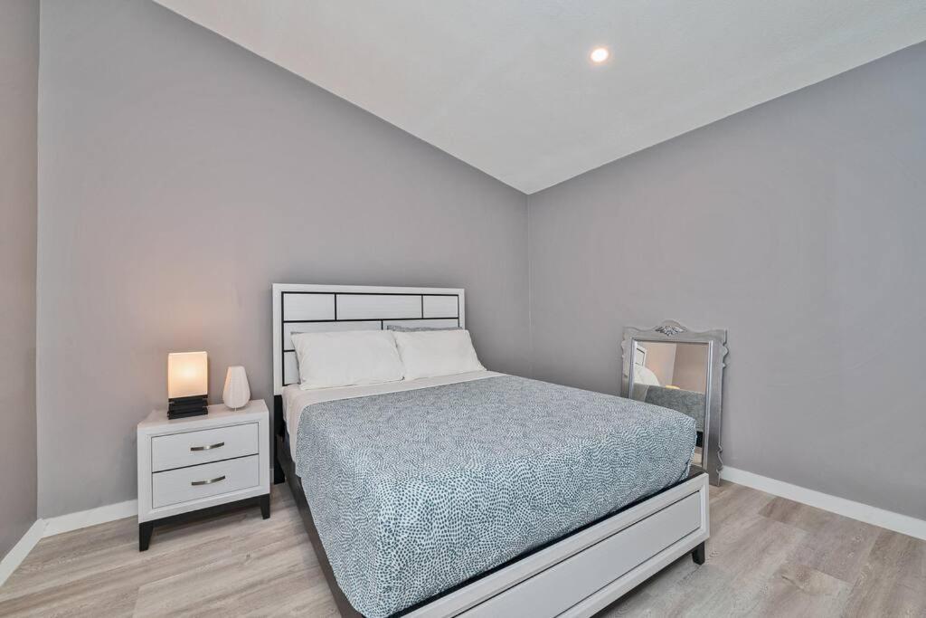 Spacious 4 Bedrooms, 2 Bathroom House With Pool 米拉玛 外观 照片
