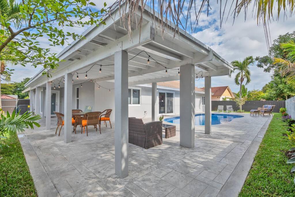 Spacious 4 Bedrooms, 2 Bathroom House With Pool 米拉玛 外观 照片