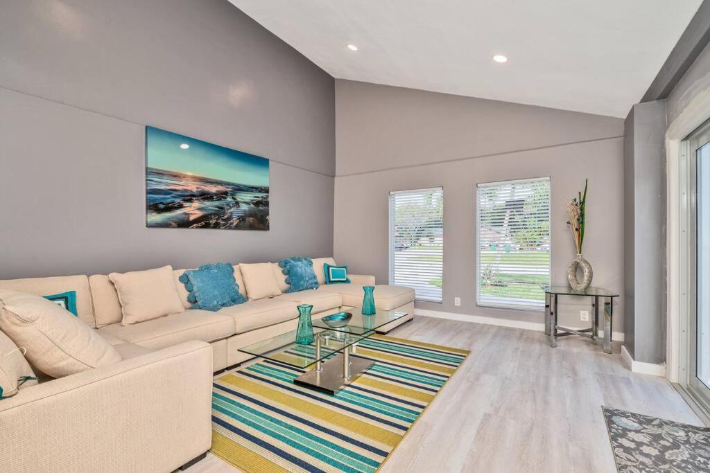 Spacious 4 Bedrooms, 2 Bathroom House With Pool 米拉玛 外观 照片