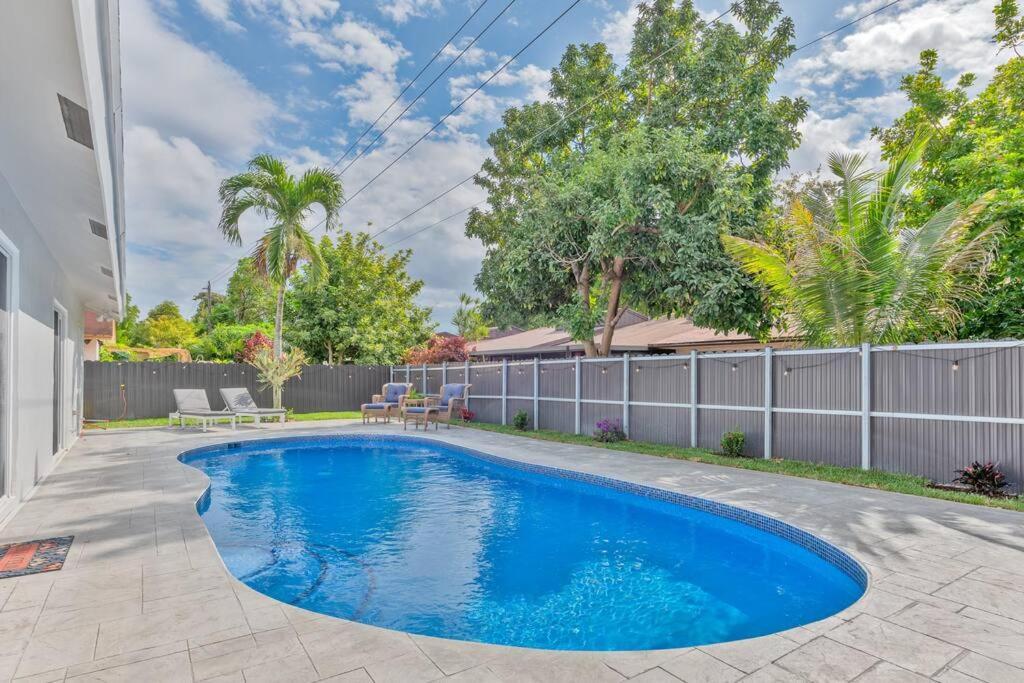 Spacious 4 Bedrooms, 2 Bathroom House With Pool 米拉玛 外观 照片